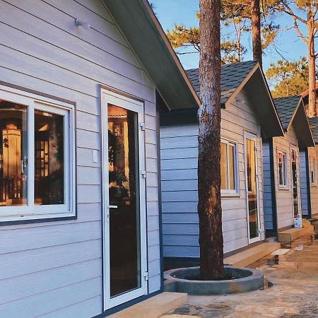 Henisi Homestay Mang Den Kon Von Kla Zewnętrze zdjęcie