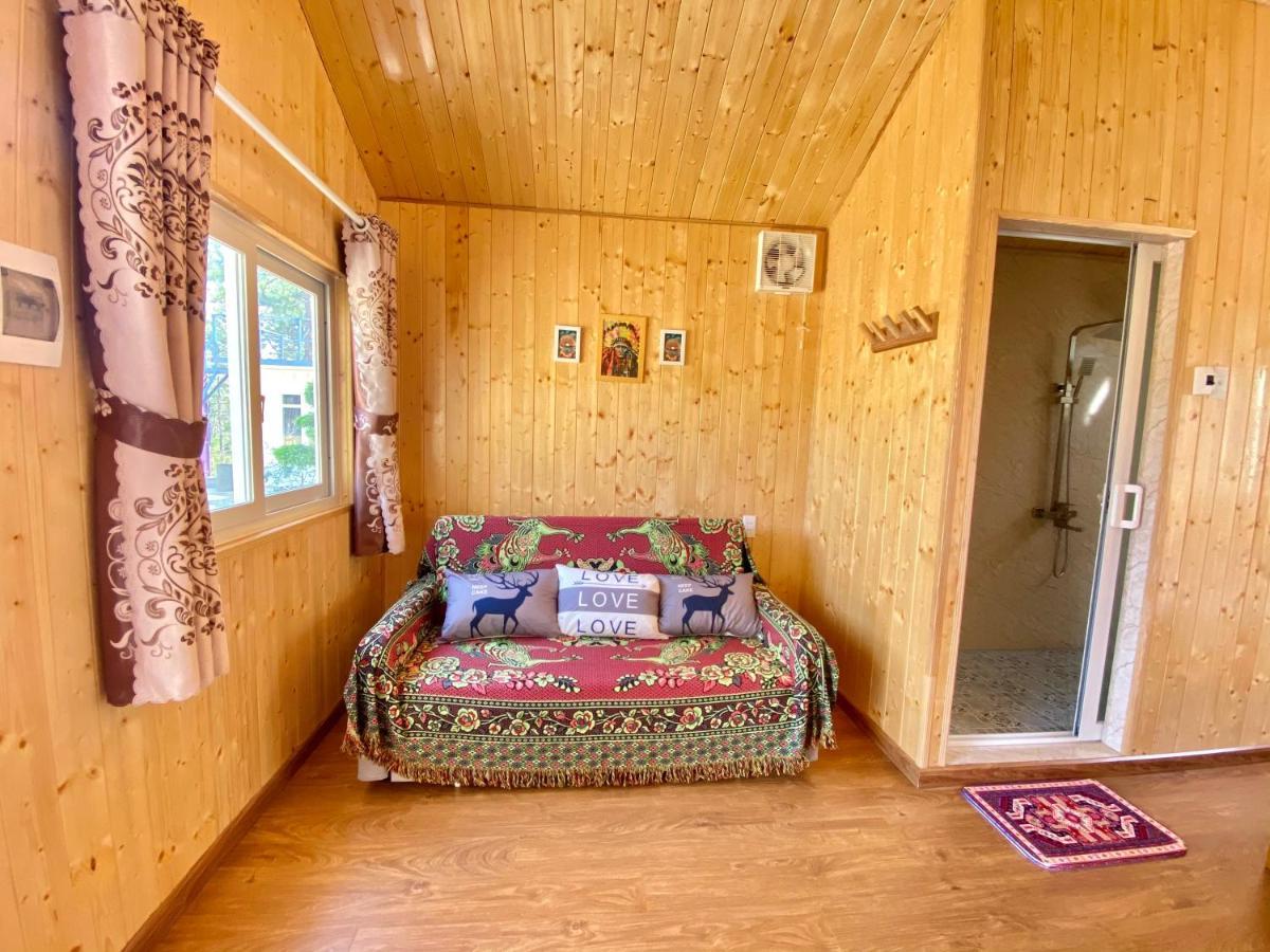 Henisi Homestay Mang Den Kon Von Kla Zewnętrze zdjęcie